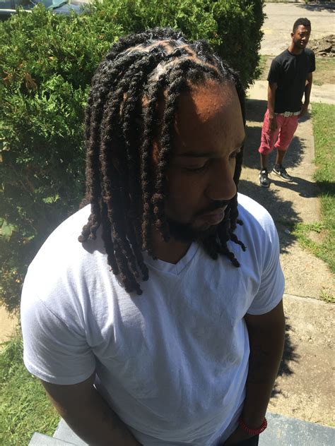 3 strand dreads - Similar in appearance to the 2 strand twist with the difference being the style requires 3 separate dreads to form a braided look and Durk continuously alternates between 2 and 3 strand twists. His dreads appear much thicker when grouped together this way and something hes done throughout the last few years.